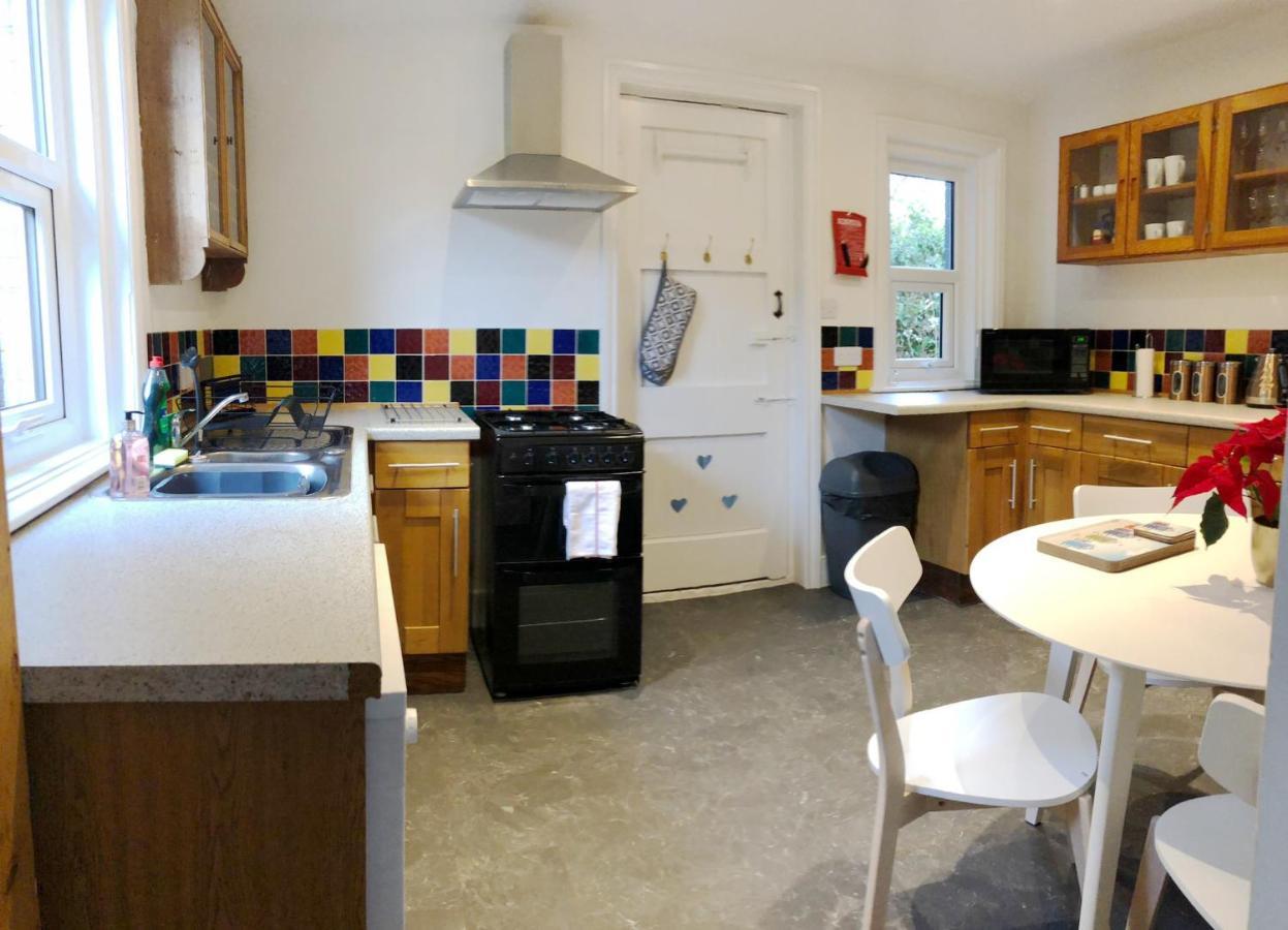 Summer Breeze. 3-Bed Apartment Close To The Beach Bournemouth Exterior photo
